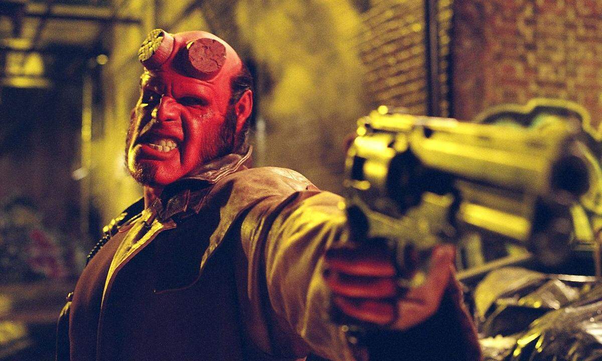 Ist es doch derselbe Darsteller wie der des "Hellboy". Für die Rolle des Vincent in der TV-Serie "Die Schöne und das Biest" (1987-1990) bekam er einen Golden Globe.