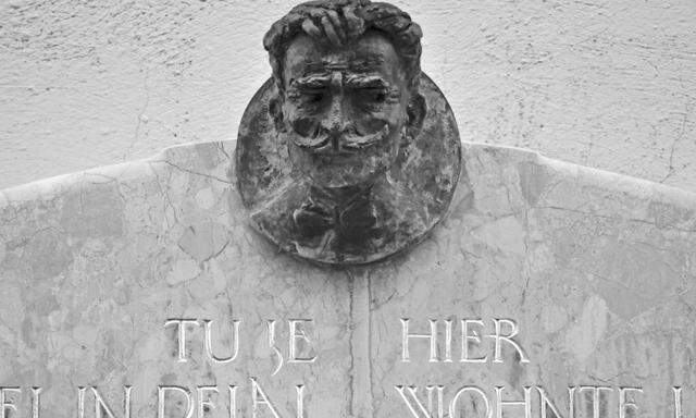 Überzeugt, dass die Zukunft in der Bildung des Proletariats liegt. Cankar-Gedenktafel, Lindauergasse 26, Wien-Ottakring.