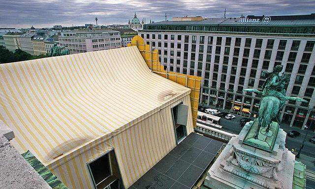 Feature: Zelt f�r Kinderopern am Dach der Staatsoper