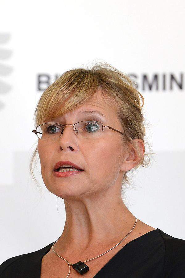 Töchterles Vorgängerin im Wissenschaftsministerium wechselte 2001 ins Justizressort, nun verlässt Beatrix Karl die Regierung.