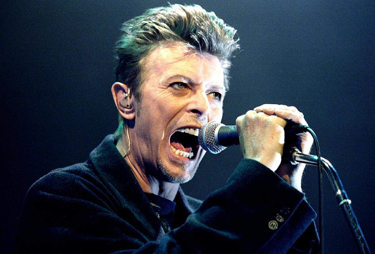 Look up here, I'm in heaven, I've got scars that can't be seen   aus ''Lazarus'' von Bowies letztem Album ''Blackstar'' (2015)