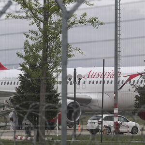 Die betroffene Maschine der Austrian Airlines hob nach dem Überfall Stunden verspätet aus Tirana ab.