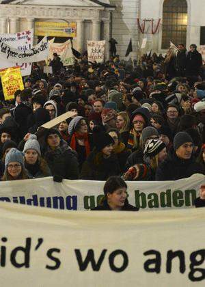 KUNDGEBUNG �STERREICHISCHE HOCHSCH�LERSCHAFT GEGEN DIE NEUE-ALTE BUNDESREGIERUNG