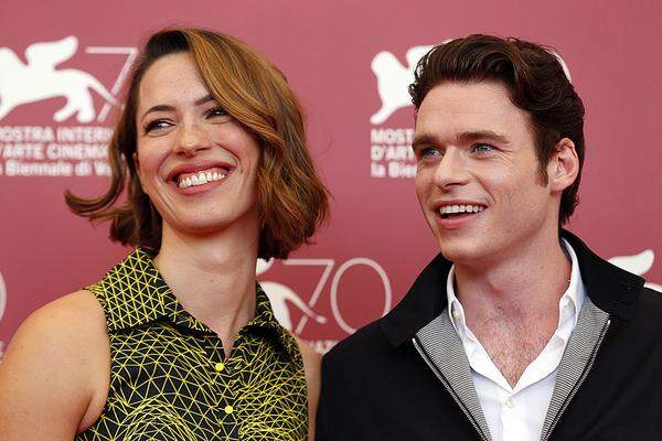 Ein kleines bisschen "Game of Thrones" gab es am Mittwoch auch: Richard Madden, der in der HBO-Fantasyserie Robb Stark spielt, stellte mit Rebecca Hall "Une Promesse" vor. Patrice Lecontes Film basiert auf einem Roman Stefan Zweigs und handelt von einer Frau, die sich in den Assistenten ihres Ehemannes (gespielt von Alan Rickman) verliebt.