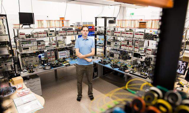 „In der freien Forschung gleicht kein einziger Arbeitstag dem anderen“, sagt Photonikexperte Bernhard Schrenk vom AIT.