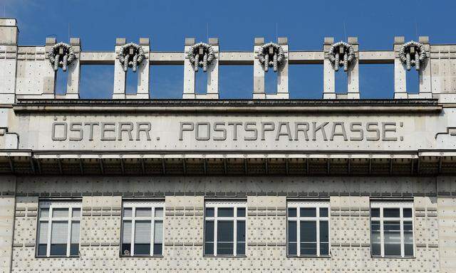 Als Festivalzentrum dient die von Otto Wagner gebaute Postsparkasse, die mehrere Eigenproduktionen des Festivals beherbergt. 