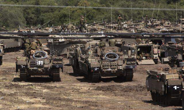 Israelische Panzer während einer Übung