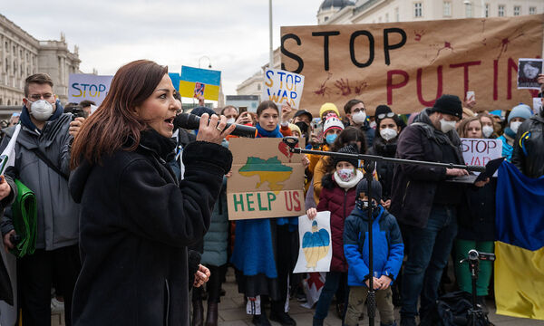 Harte Kritik an der Reise kommt von der grünen außenpolitischen Sprecherin Ewa Ernst-Dziedzic.