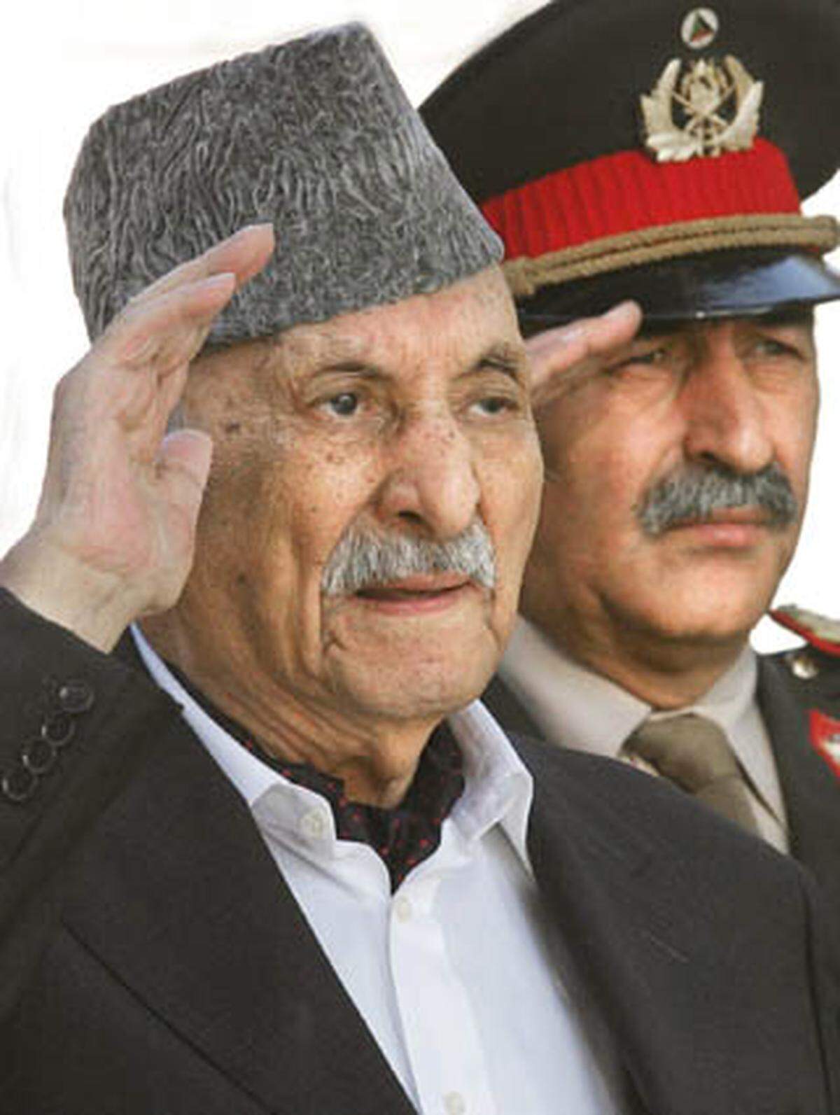 In Afghanistan wird König Mohammed Zahir Schah von seinem Verwandten Mohammed Daoud gestürzt, der die Republik ausruft.