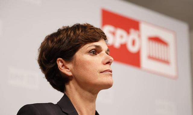 Pamela Rendi-Wagner Pressestatement nach der Tagung des SPOe-Parteivorstandes SPOe macht Christian Deutsch zum neuen Bund