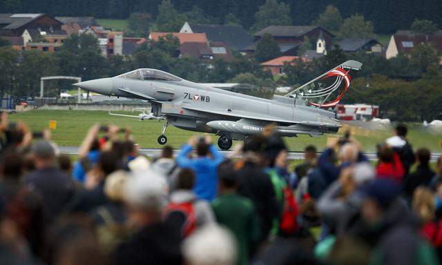 Ein Eurofighter startet in Zeltweg - Airpower 2019.