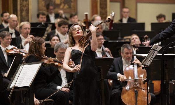 Lisa Batiashvili: Atemberaubende Perfektion, solistisch wie im „Duett“ mit dem Orchester.