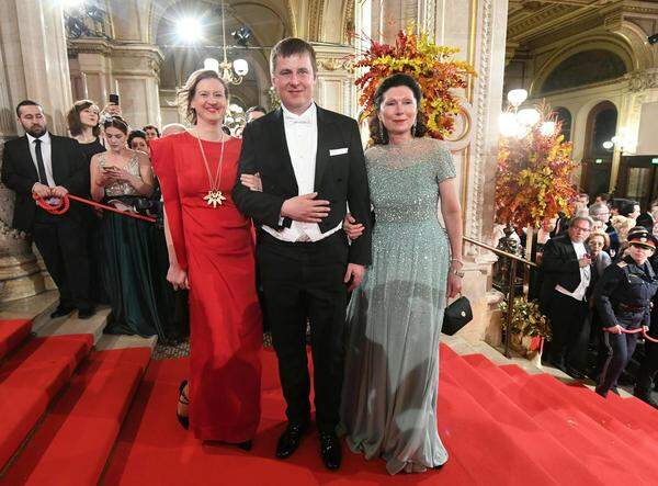Der tschechische Außenminister Tomas Petricek mit Ehefrau Iva Petrickova und Margit Klestil-Löffler.