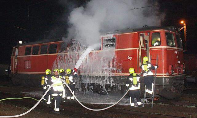 Brand in Triebwagen am Hauptbahnhof Tulln in NÖ