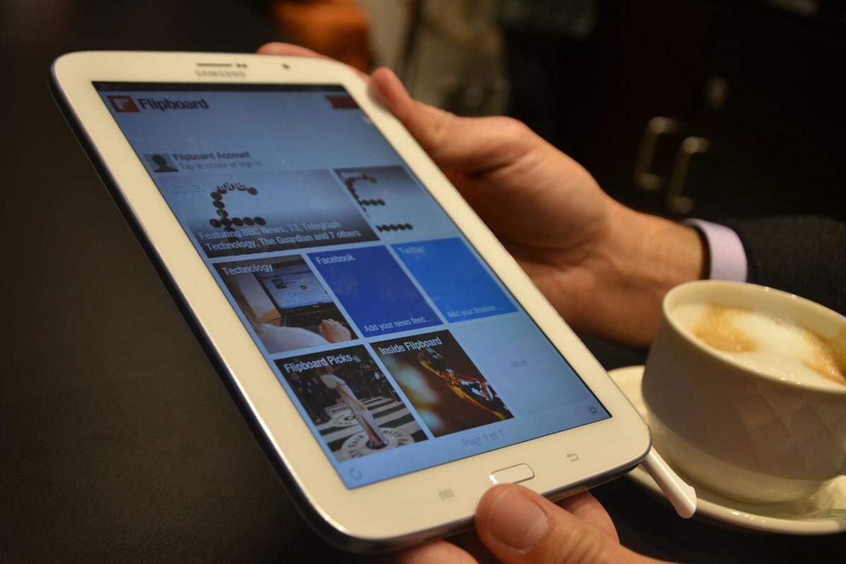 Wie von Samsung gewohnt, werden zahlreiche Software-Extras geliefert. Eine speziell für den S Pen optimierte Version der Social-News-App Flipboard, zum Beispiel.