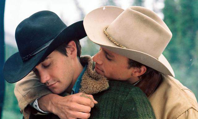 Jake Gyllenhaal und Heath Ledger waren nicht schwul – und überzeugten 2005 doch als verliebte Schafhirten in „Brokeback Mountain“. Ihre Besetzung würde heute wohl einen Sturm der Entrüstung entfachen.