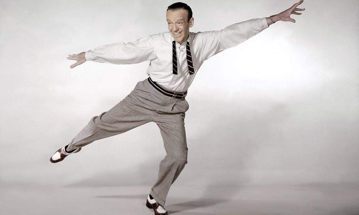 Fred Astaire. „Kann nicht schauspielern! Leicht kahl! Kann ein wenig tanzen!“ So stand es auf einem Memo des Testleiters beim MGM-Screening. Astaire rahmte die Notiz über seinem Kamin in Beverly Hills ein.