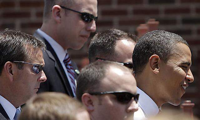 Archivbild: Barack Obama und Leibwächter