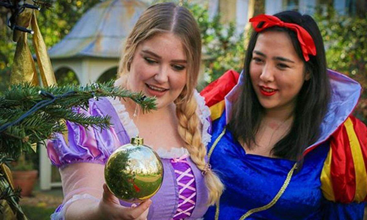Auf Instagram posieren die beiden Body-Positivity-Aktivistinnen deshalb in den Kostümen ihrer liebsten Disneyfiguren und brachten mit starken Worten ihren Unmut zum Ausdruck.
