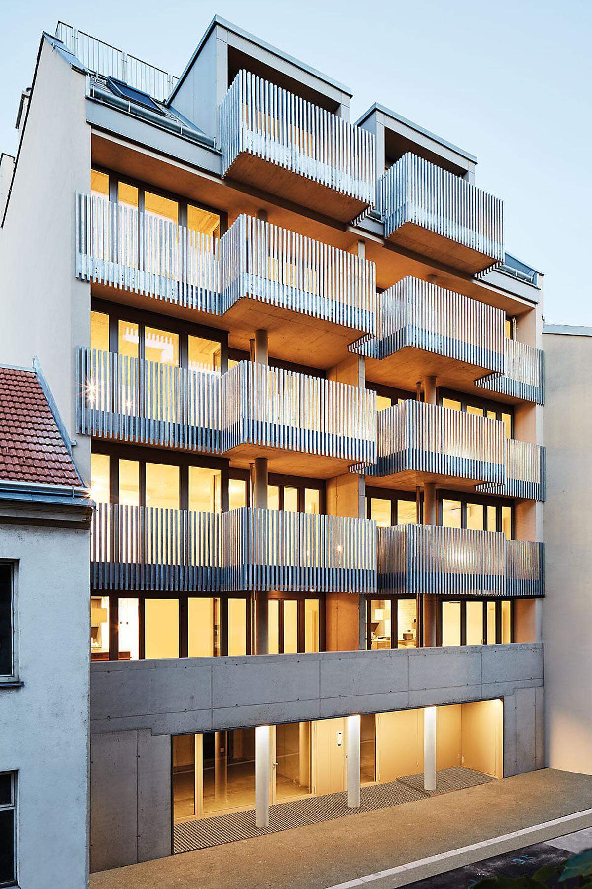 Beton als Baumaterial wird oft versteckt – Architektin Christine Diethör machte ihn beim Bau eines Hauses in Wien Meidling ganz bewusst sichtbar. . . .