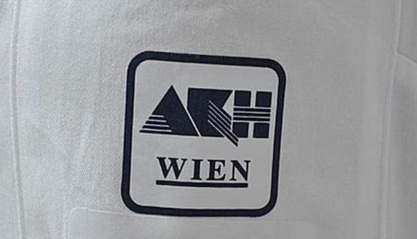 Im September 1981 wurde der AKH-Prozess das bis dahin größte Gerichtsverfahren in Österreichs Nachkriegsgeschichte: mit 30.000 Seiten in 67 Aktenordnern, ebenso vielen Beilagenseiten, vier Sachverständigen und mehr als 100 geladenen Zeugen.