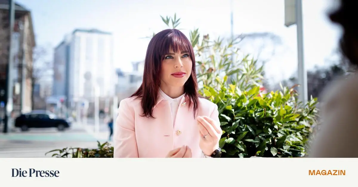 Geboren-von-einer-Leihmutter-Zum-bestellten-Baby-gibt-es-eine-Gratis-Safari-dazu-premium-