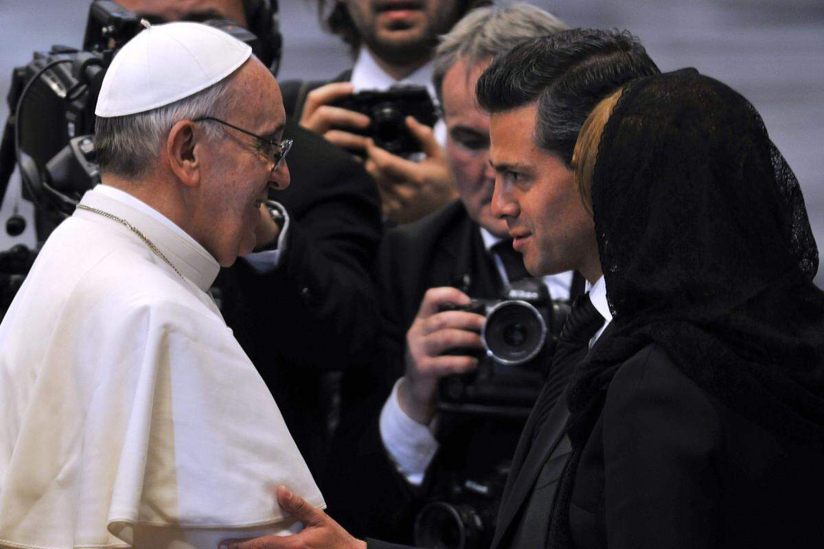 Südamerikas Staatschefs waren besonders zahlreich vertreten. Auch Mexikos Präsident Pena Nieto reiste mit seiner Frau Angelica Rivera zur Amtseinführung des neuen Papstes nach Rom.
