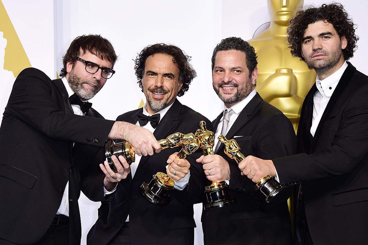 "Birdman" holte die Königskategorie bei der 87. Verleihung der Academy Awards und wurde als bester Film ausgezeichnet. Die Satire von Regisseur Alejandro Gonzalez Inarritu hat damit insgesamt vier Trophäen bei der Gala im Dolby Theatre für sich reklamieren können.