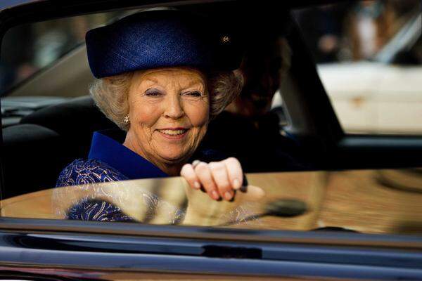 In dem 250-Einwohner Dorf in der Provinz Utrecht wird sie wieder Schloss Drakensteyn beziehen. Dort habe sie die glücklichsten Jahre ihres Lebens verbracht, sagte Beatrix einmal.