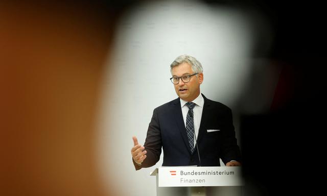 Finanzminister Magnus Brunner ist ÖVP-Favorit für den Job als EU-Kommissar, doch die Grünen bremsen