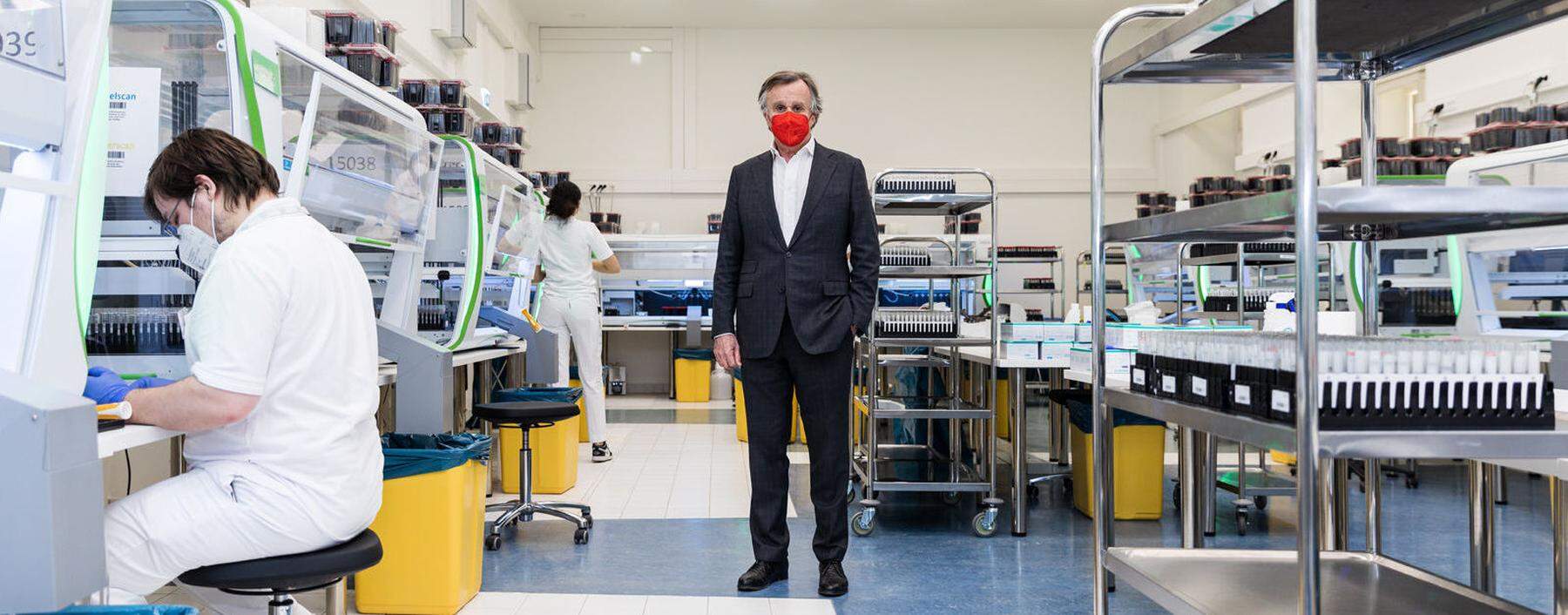 Lifebrain-Geschäftsführer Michael Havel in einem der Labore.