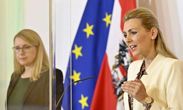 Arbeitsministerin Christine Aschacher und Wirtschaftsministerin Margarete Schramböck