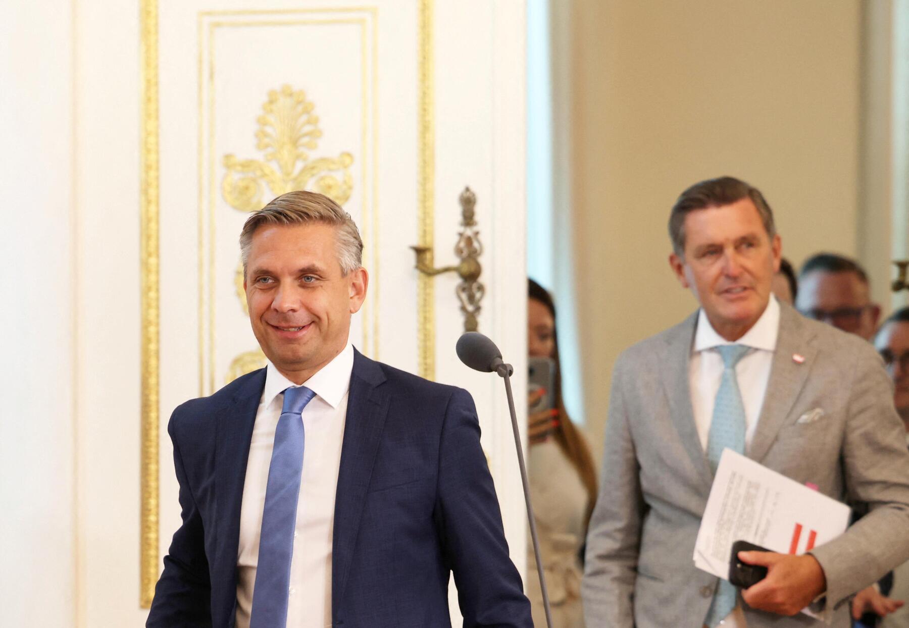 Zwei „Lieblingsminister“ auf Stippvisite bei der OMV: Zwischen „Austrians“ und Spritpreisbremse  [premium]