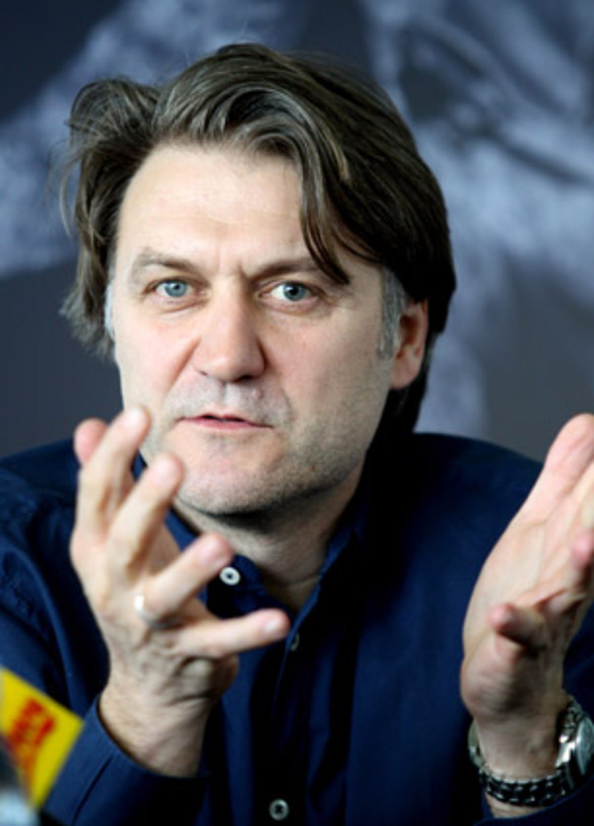 "Die Austria ist in Führung gegangen, wir haben alles nach vorne geworfen. Es war ein klares Kopfballtor und kein Abseits, aber der Schiedsrichter hat es nicht gegeben. Ich bin hier als relativ unbescholtener Deutscher hergekommen und habe es für eine Mär gehalten, dass die Wiener Vereine bevorzugt werden. Aber es ist die Wahrheit. Wir müssen das nächste Spiel gewinnen und werden uns dementsprechend vorbereiten. Wir werden all unsere Kraft reinlegen, um den Titel zu holen."