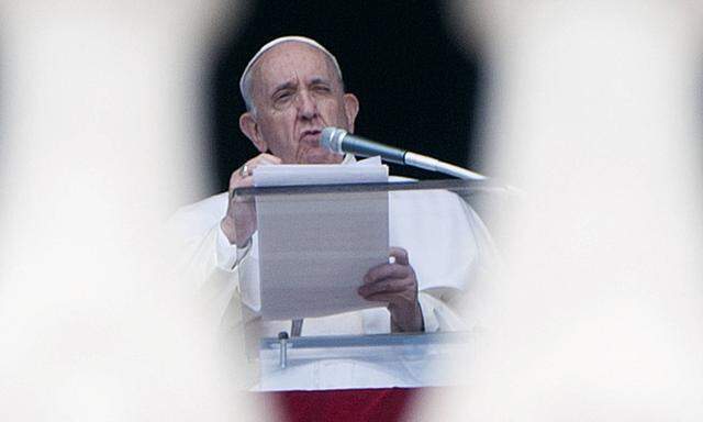 Italy, Rome, Vatican,21/09/19.Pope Francis waves from the window of the apostolic palace overlooking St. Peter s Square,