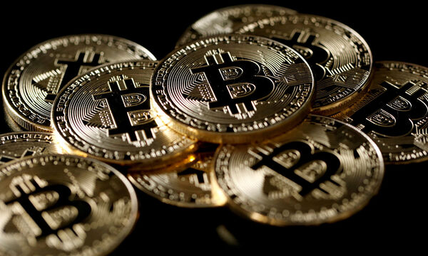 FILE PHOTO: FILE PHOTO: A collection of Bitcoin (virtual currency) tokens are displayed in this picture illustration