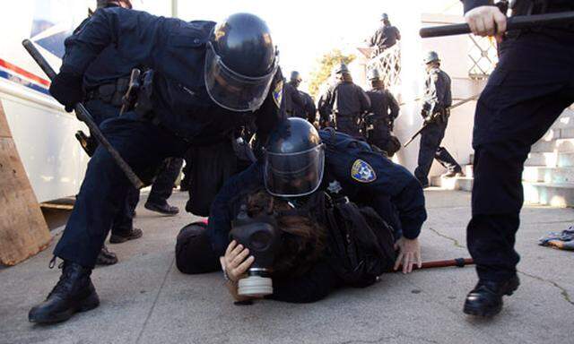 Proteste eskaliert OccupyDemonstranten verhaftet