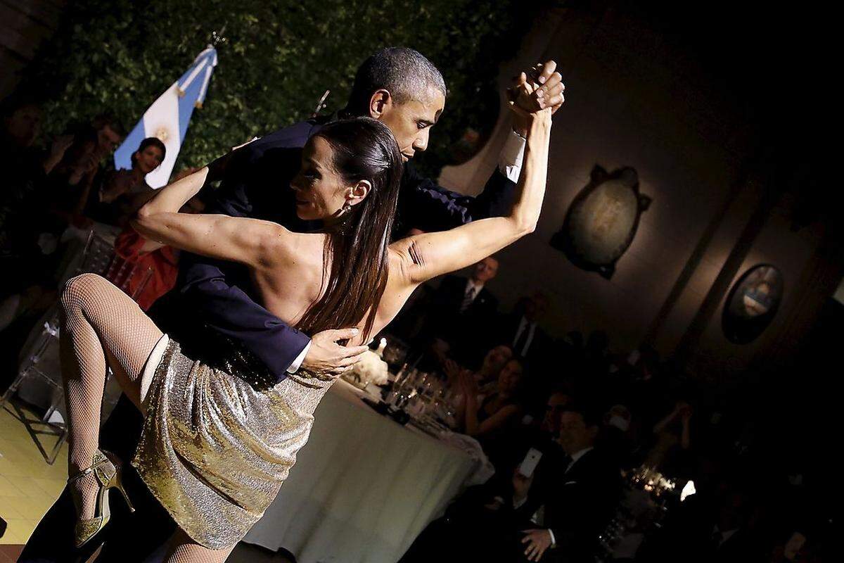 24. März. Das Tänzchen mit einer argentinischen Tango-Tänzerin ließ sich US-Präsident Barack Obama bei seinem zweitägigen Staatsbesuch in Argentinien nicht entgehen.