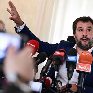 IYALY-POLITICS-GOVERNMENT-CRIME-MAFIA-VILLAS