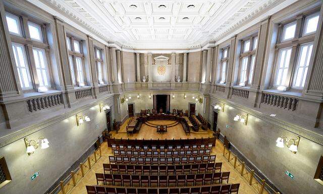 Monumental: Der denkmalgeschützte Große Schwurgerichtssaal im Grauen Haus. Doch manche Prozesse dort wirken verloren.