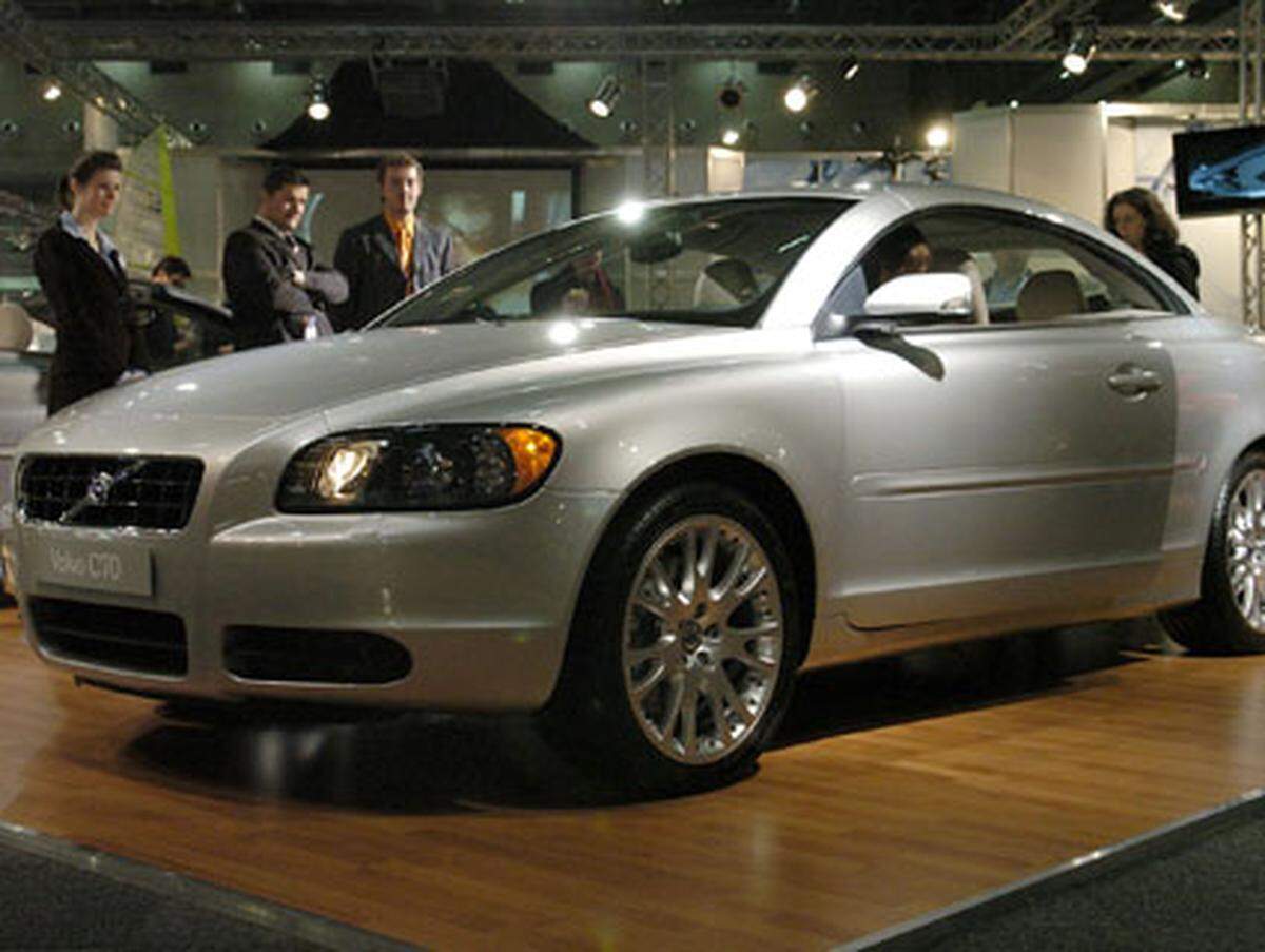 Einen Volvo C 70 2,4 A Summum, der erstmals im März 2007 zugelassen wurde, wäre mit 32 Prozent Rabatt fast ein Drittel billiger als sein Listenpreis.