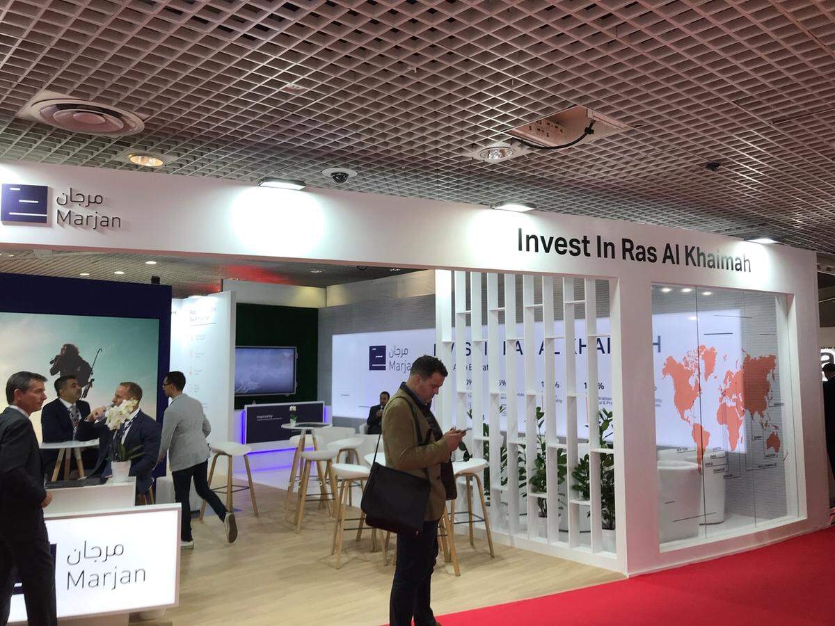 Kurzbesuch beim Stand des nördlichsten Emirats der Vereinigten Arabischen Emirate: "Invest In Ras Al Khaimah".