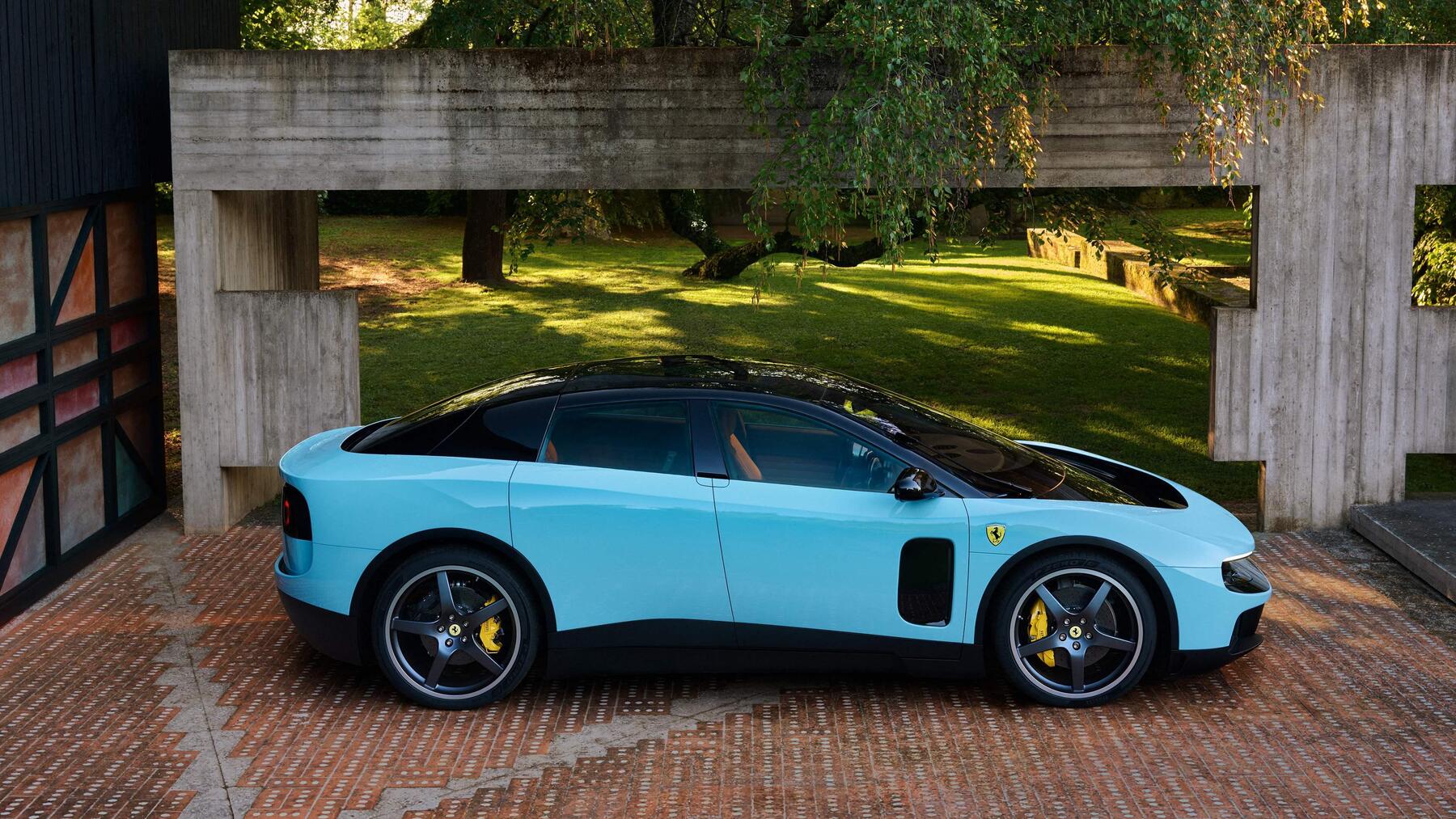 Heftige Reaktionen auf das neue E-Auto von Ferrari: Eine „Beleidigung“, sagt ein Ex-Minister. Aktie stürzt 7,2 Prozent ab.