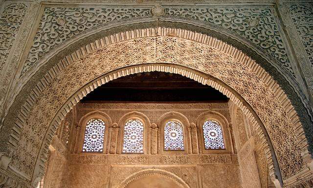 Islam und Europa, eine lange Geschichte: hier die mittelalterliche Alhambra in Granada, Spanien