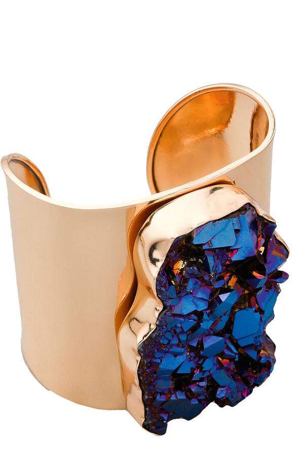 „Titanium Quartz Cuff“ von Charles Albert, über shopbop.com.