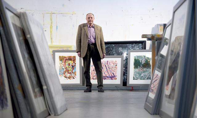 Christian Ludwig Attersee in seinem Atelier in Wien