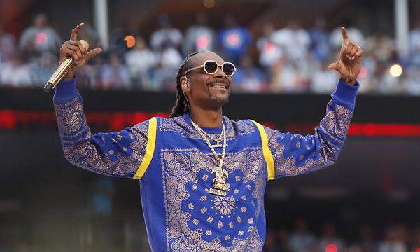 American rapper Snoop Dogg performs in the Pepsi Super Bowl LVI Halftime Show during Super Bowl LVI between the Cincinna