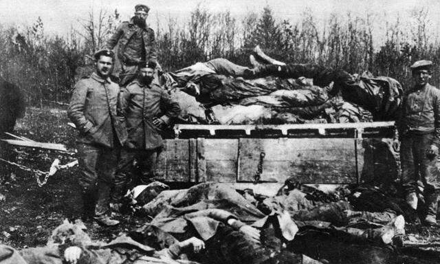 First World War Wagon loads of German dead being removed Verdun France 1916 Mono Book Illustration