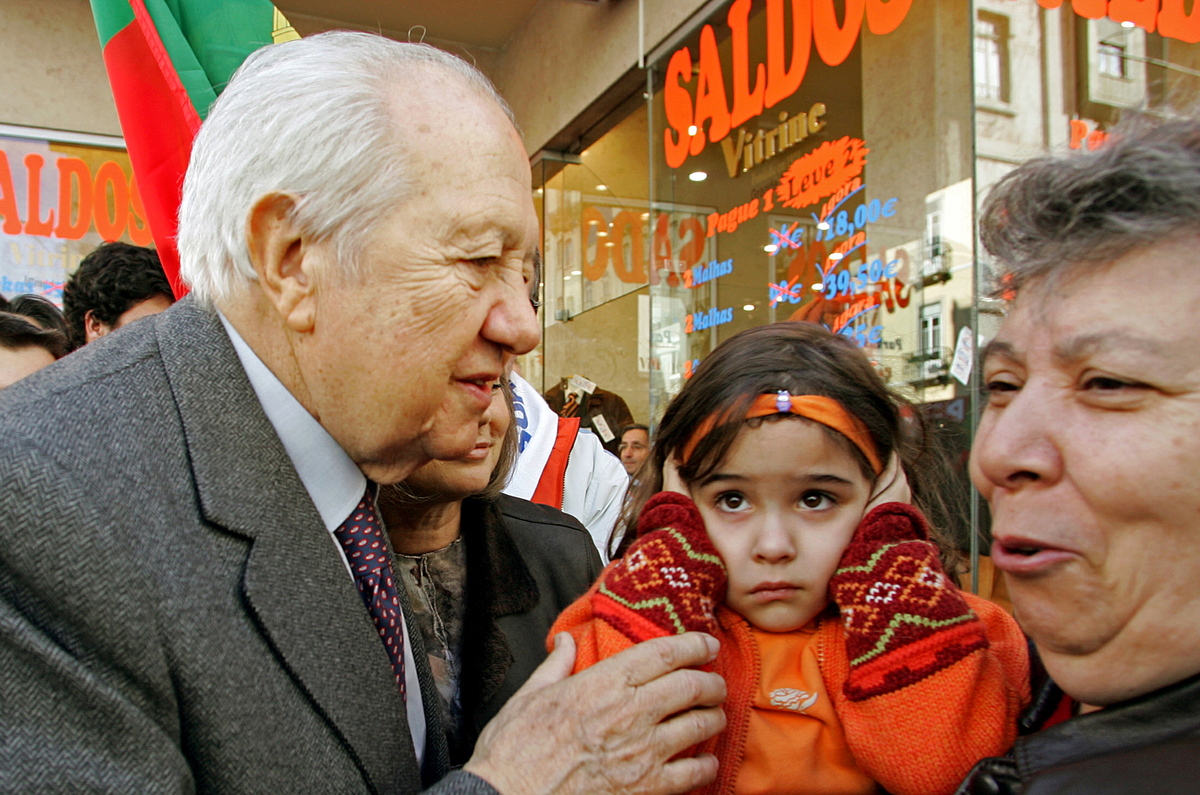 Auch der Street-Talk von Portugals Ex-Präsident Mario Soares scheint nicht gut anzukommen.