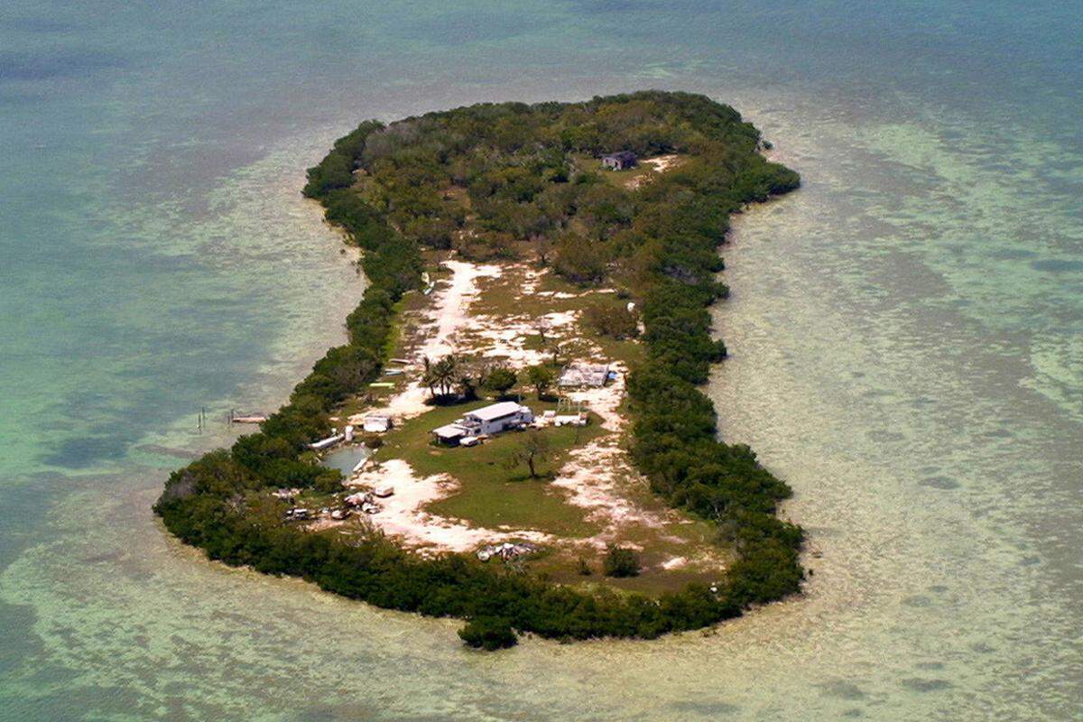 In Florida gibt es sogar einen Campingplatz auf einer privaten Insel. Ab circa 45 Euro pro Nacht kann auf der Insel Howell Key gezeltet werden.  Alle Inseln über: Private Islands Online